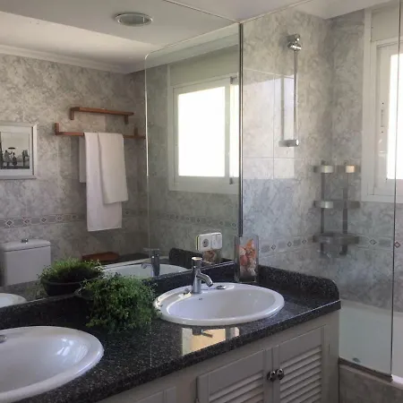 Апартаменти Apartamento La Carihuela - Urb. Eurosol Торремолінос